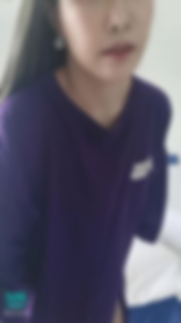 p*****e : purple shirts