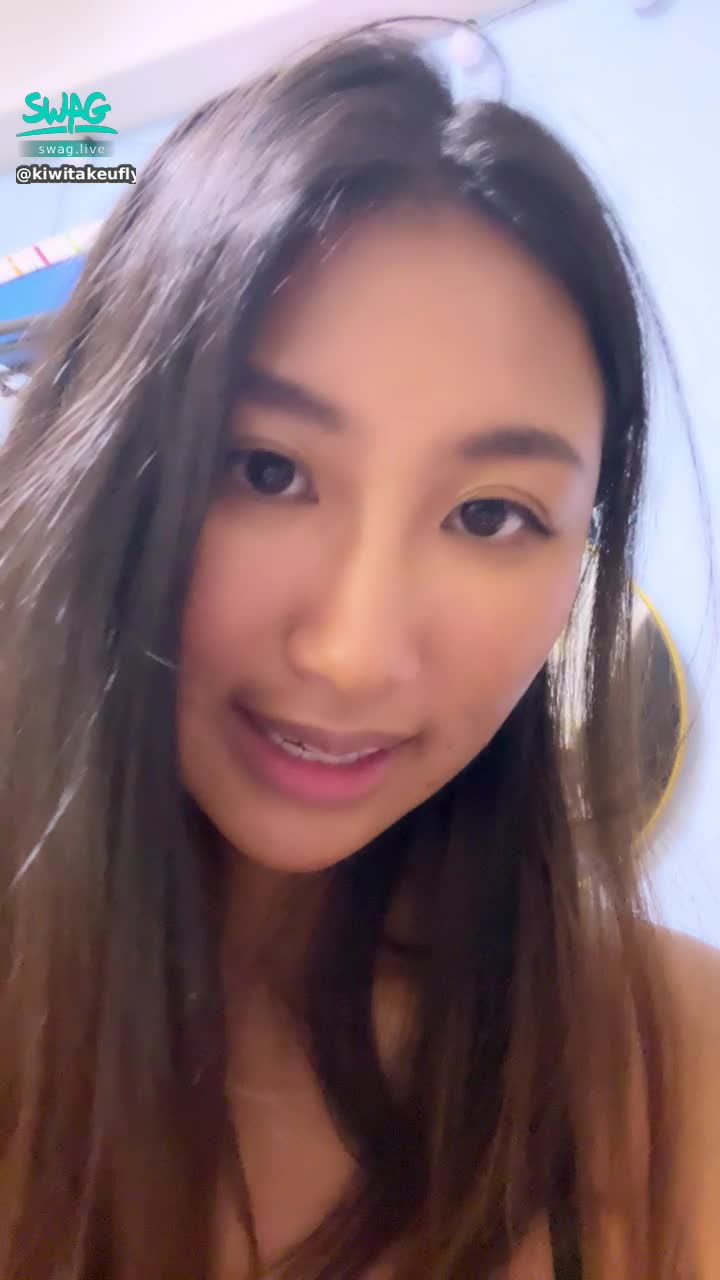 kiwitakeufly : 十月最後一個約會名額，寵粉低鑽純約會，解鎖了解一下日期吧🎃😝