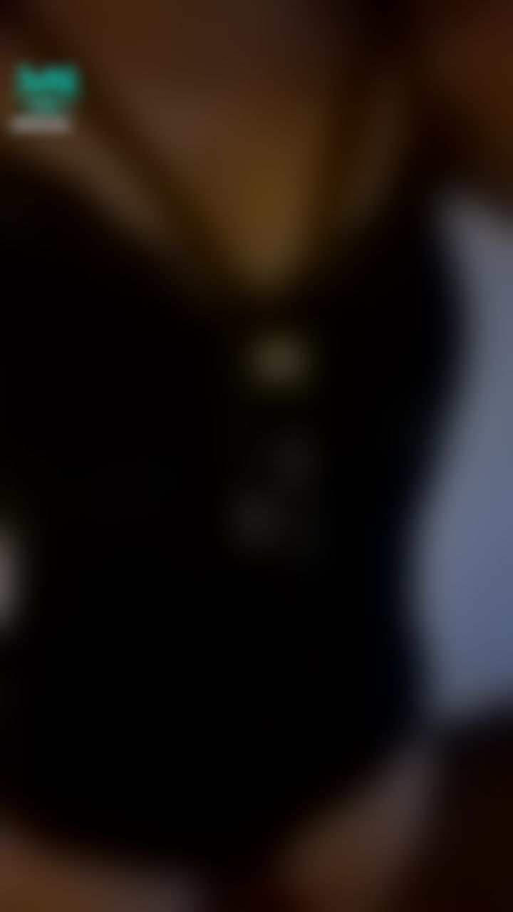  : 拍著下面 有偷拍的感覺嗎？