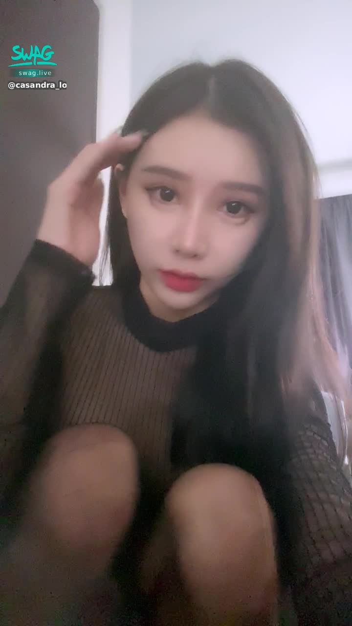 c**********w : 👅🥳👅