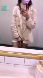 glamourbaby : 偷偷在休息室做這件事好嗎😚😚😚🔞