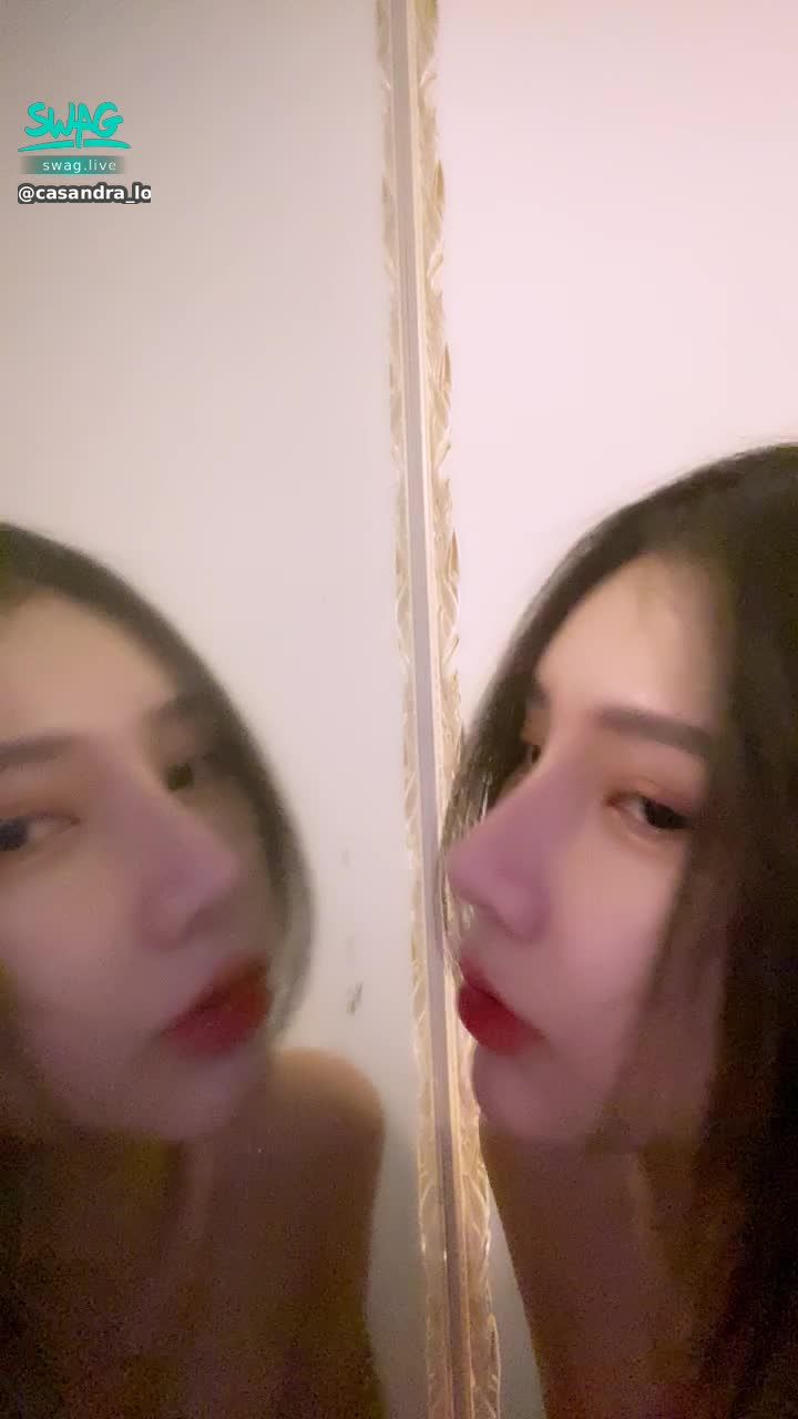 c**********w : 来接个吻👅👅