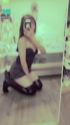 janicee : 挑逗的跪姿😈💕
新買的皮質襪,像是穿上皮靴的感覺,搭配馬甲的貼身性感💙
corset with leather stocking💫