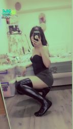 janicee : 低胸馬甲配皮襪,大腿襪的絕對領域,有種穿了長靴的感覺💋
corset with leather stocking💫