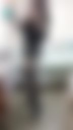 janicee : M字腿配OL路線的優雅打扮🎀🎀🎀
吊襪帶配上孔雀大腿襪,之前一直覺得吊襪帶只是情趣玩具,直到我買了會一直掉下去的膝上襪…🤣
萬聖節快樂😈😈
peacock stocking👠