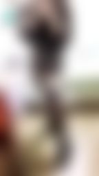 janicee : 吊襪帶配上孔雀大腿襪,之前一直覺得吊襪帶只是情趣玩具,直到我買了會一直掉下去的膝上襪…🤣
萬聖節快樂😈😈
peacock stocking👠