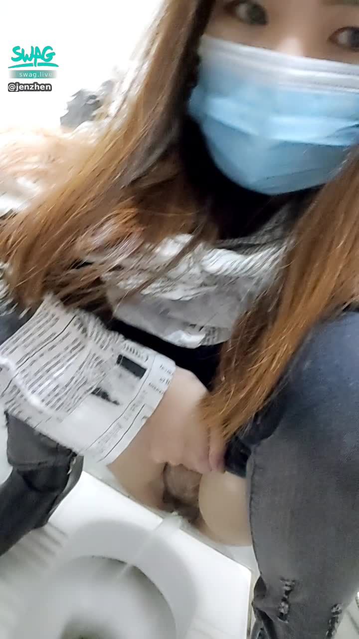 jenzhen : 🔥 公厕尿尿，待会回家才开播，又要熬夜了，不熬就要明天早早开播啦