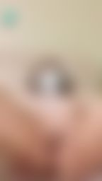 lizbaby : 手指插進去了,直接在熟睡妹妹的身旁扣穴