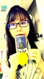 janicee : 咀嚼中😋
餵食倉鼠巴西莓💋
açai ice♥️