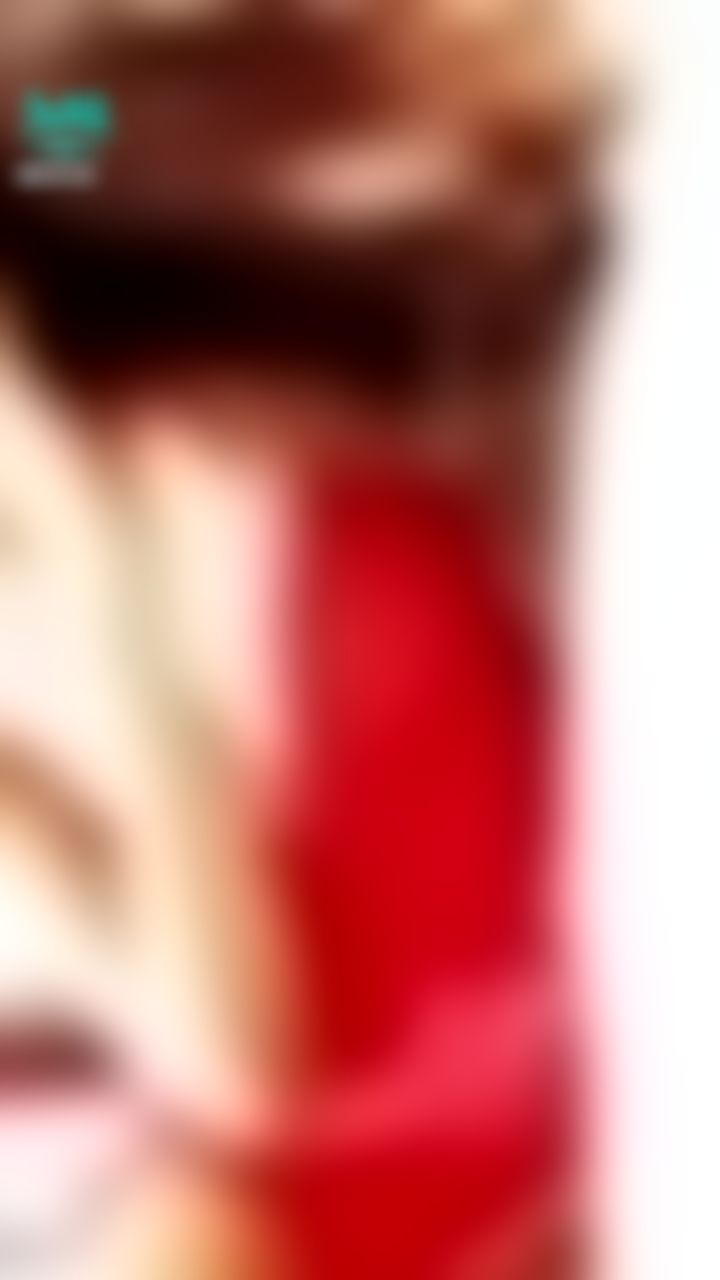 janicee : 赤色夢境💋
低胸紅色睡衣搭配蕾絲邊🎀
腳又痛起來了😥
red temptation🌹