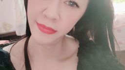 cocoyk : 今天來外婆家 找了間以前睡過的小房間壞壞 但已經變小儲藏室了 可是還是忍不住使壞了 哥哥們一起懷舊使壞吧!