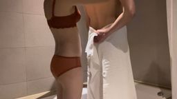 sexyemily : 第一次嘗試幫別人洗澡,好害羞😳寶貝~讓我來幫你洗乾淨吧!