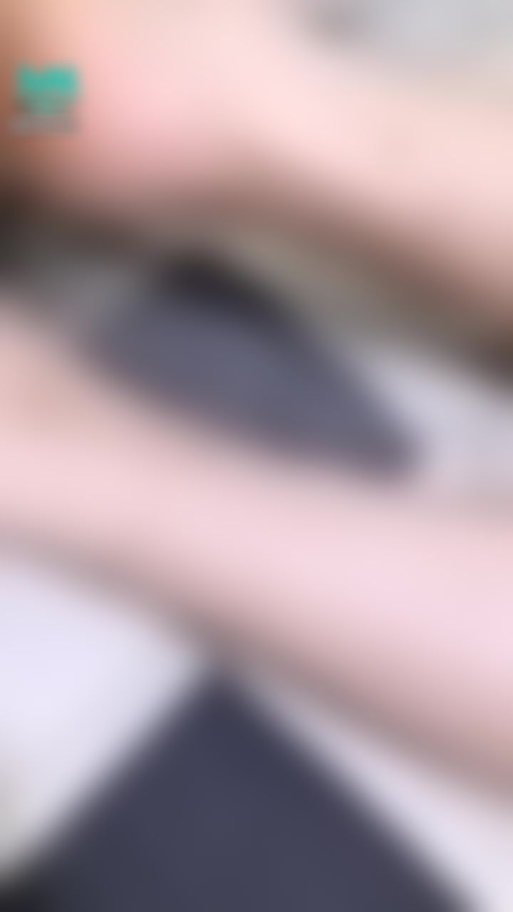  : 人家衣服已經脫到一半了😈想看人家脫光光嗎🔥人家也想看你脫光光🔞每次看到大🐔🐔就忍不住自己動手手了💦