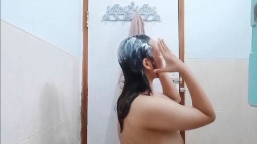  : Watch me take a bath while playing with my boobs and pussy