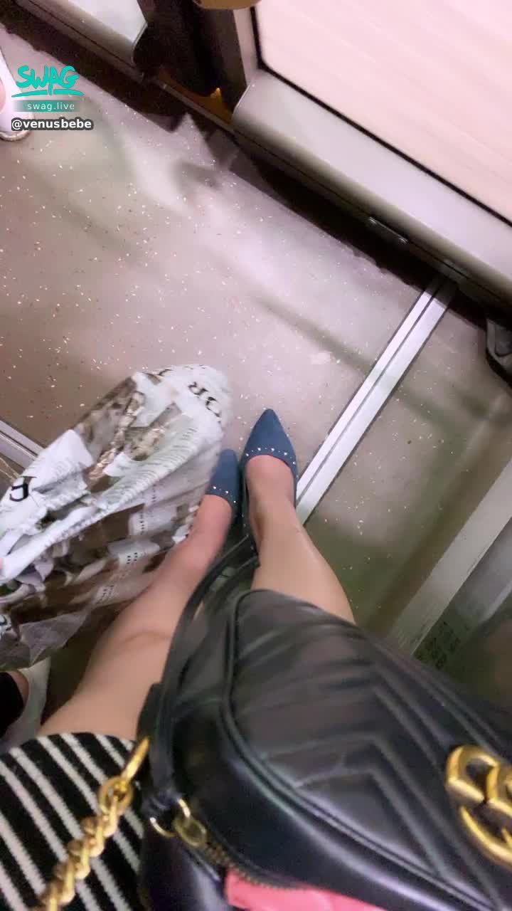 venusbebe : Stopping the bus and rushing home for dinner 🙈
Who wants to talk to horny babe I'm coloring on my way home 🤤
Ha ha ha ha 😸 exciting enough 🤣🤣🤣
meow~~~ come come come
private message me ‼ ️
blow up my inbox ‼ ️
whee 😘