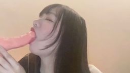 cutesmm : 居家淫蕩少女吃屌吃到流口水🤤自慰被插爆