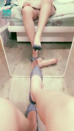 janicee : 寧芙被玩壞了來說故事🎀#7
發洩一陣子了,還不小心踩到自己,於是她脫下了高跟鞋,開始思考人生👀👀