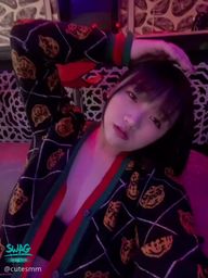 cutesmm : 在家已經滿足不了我了 半夜開了汽車旅館邊唱歌邊玩自己 🥰🥰