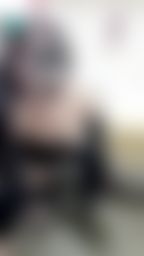 janicee : 趴低露出溝影的男友視角👀
黑色上衣,露出大面積的鎖骨與肩膀👠
黑長直的性感與清純💋
daily sexy 🌹