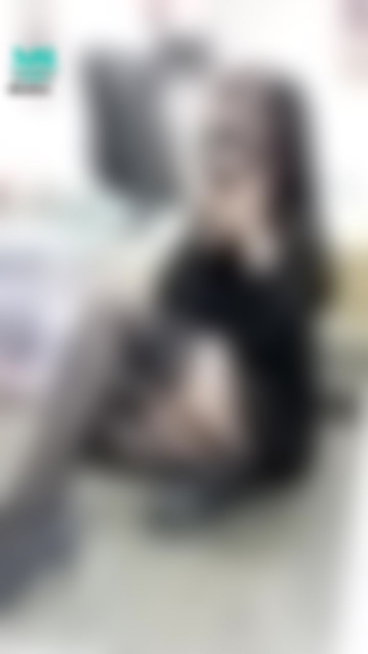 janicee : 閃亮耳骨夾與明顯的鎖骨💫
拉拉綁帶♥️
黑蕾絲的絕對領域💋
bling bling⭐