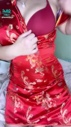 lovemilemile : 慢慢脫衣服會喜歡嗎?