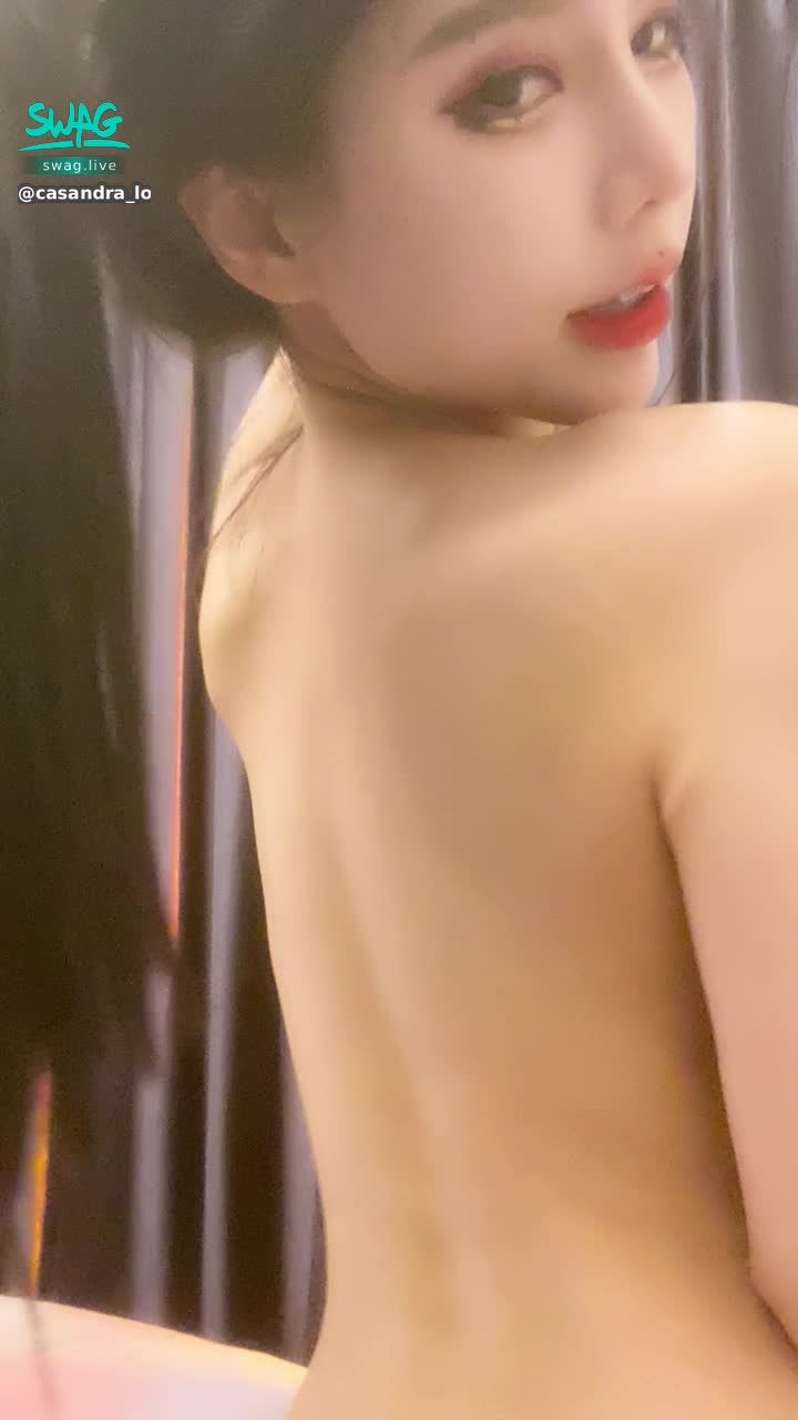 c**********w : 私信主播解鎖更多大尺度影片吧