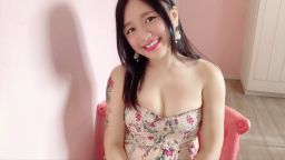 daisybaby : 人妻趁丈夫不在偷情‼️無套內射還潮吹💦