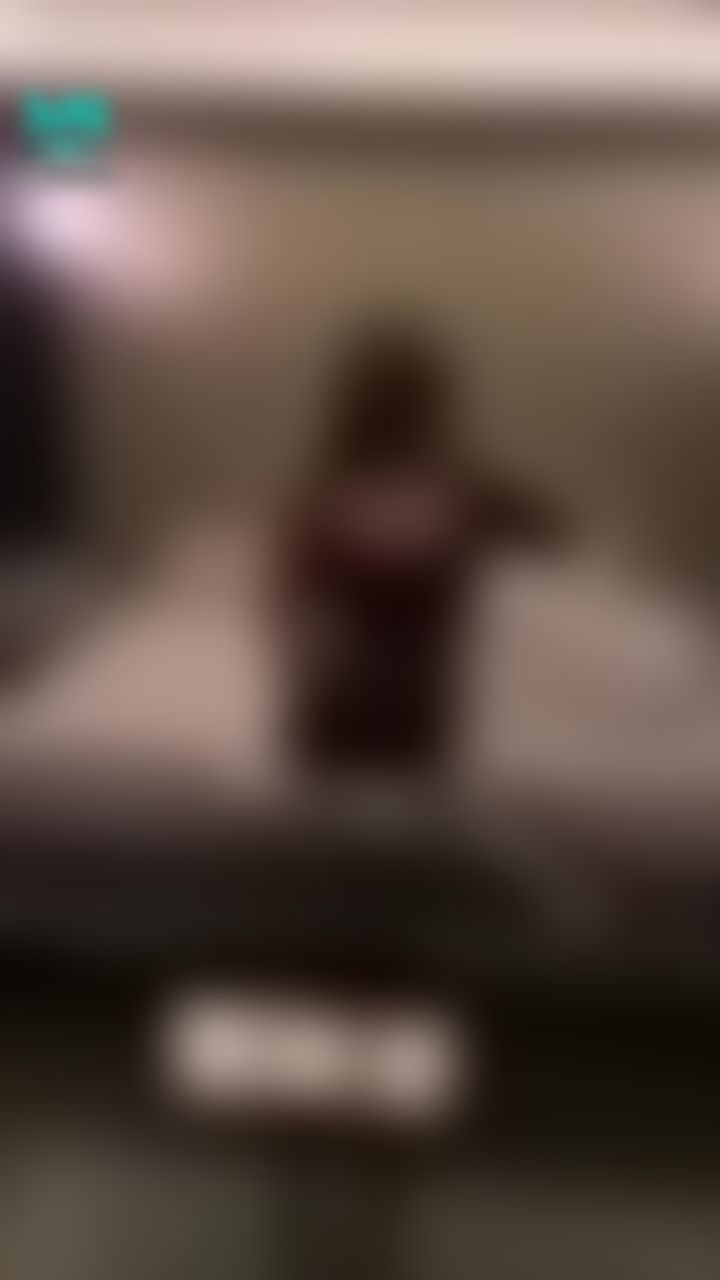  : 在電視反射面前撫摸自己！
也覺得好興奮！
你想幫我撫摸嗎😳😳😘
