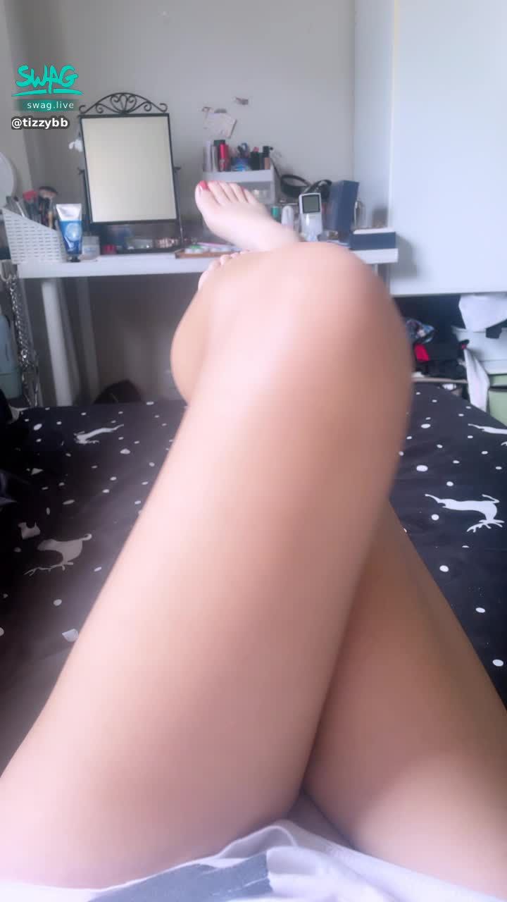 tizzybb : Leg control benefits ❤️❤️❤️