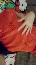 quanna : 喜歡中國風的Q娜嗎?
喜氣旗袍配上美腿褲襪