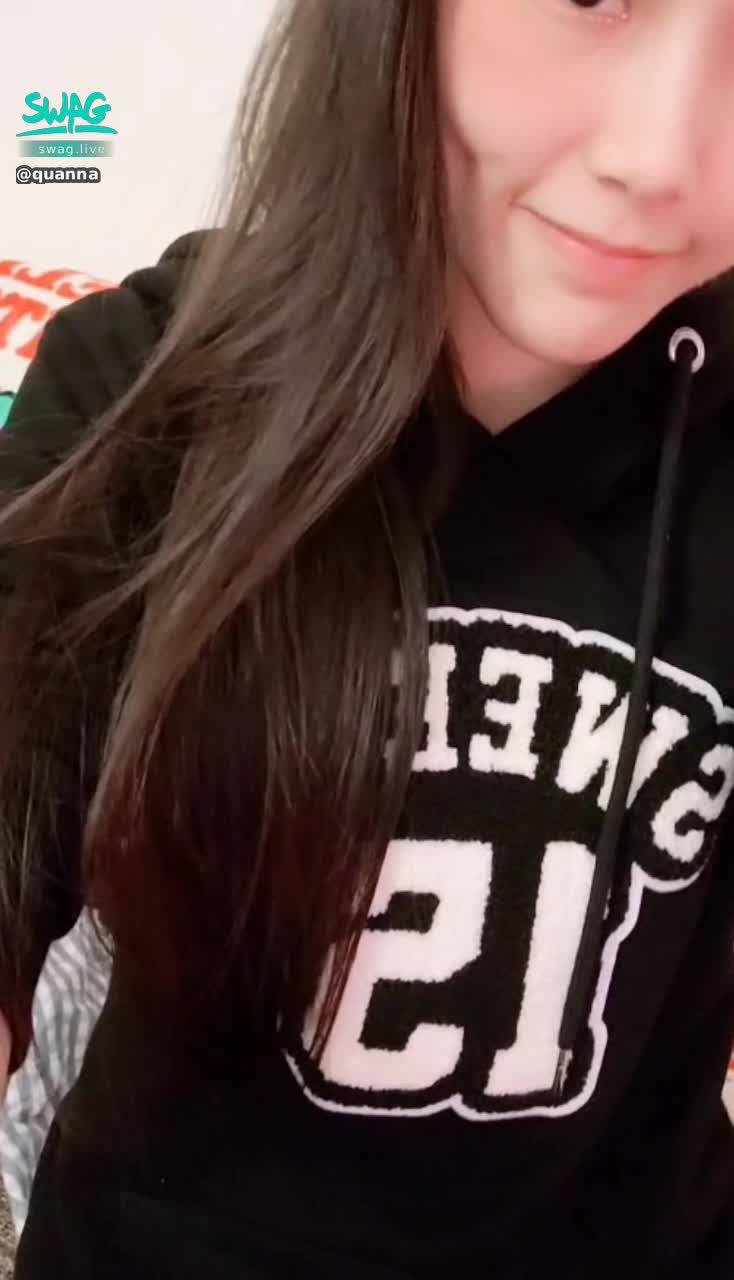 quanna : 露臉🤫偷看性感小褲褲🔞