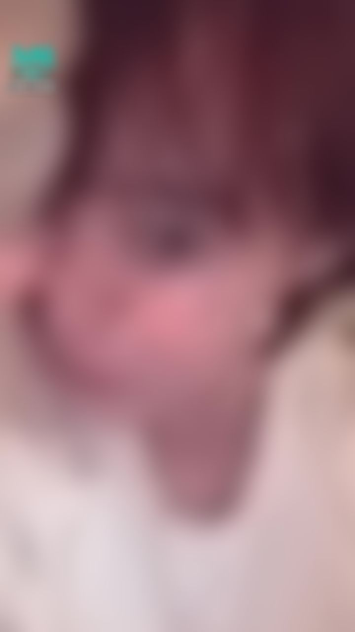  : 三天沒洗頭，可以當你的臭寶嗎😚😚😚😚