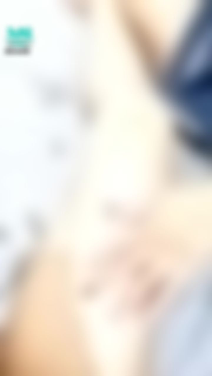  : 😈特寫騷穴 米娜摸到我濕💦💦弄濕床單 騷穴快受不了….