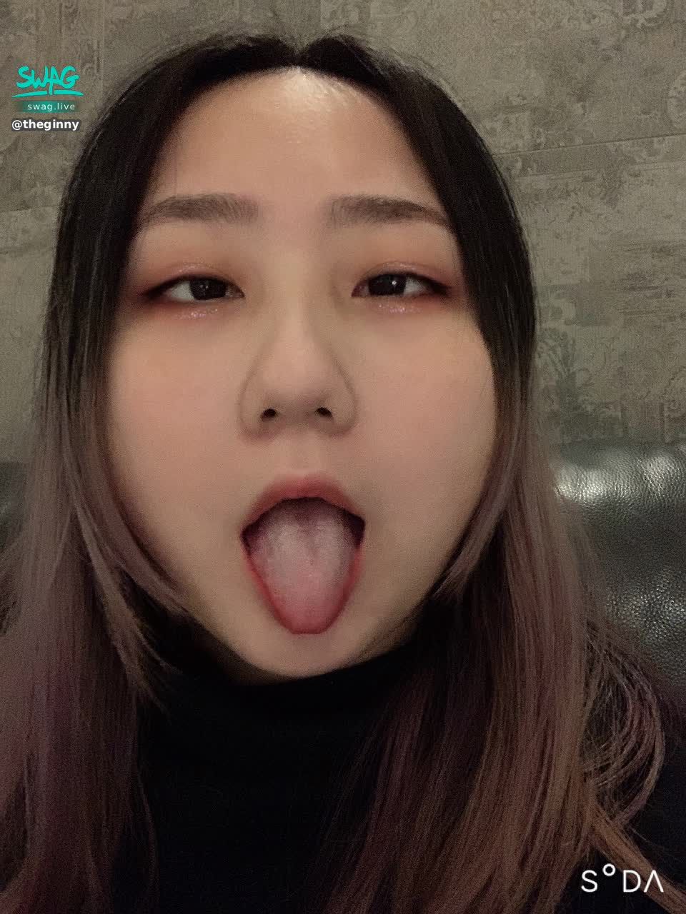 t******y : 先用個阿嘿顏打招呼🥰🥰🥰