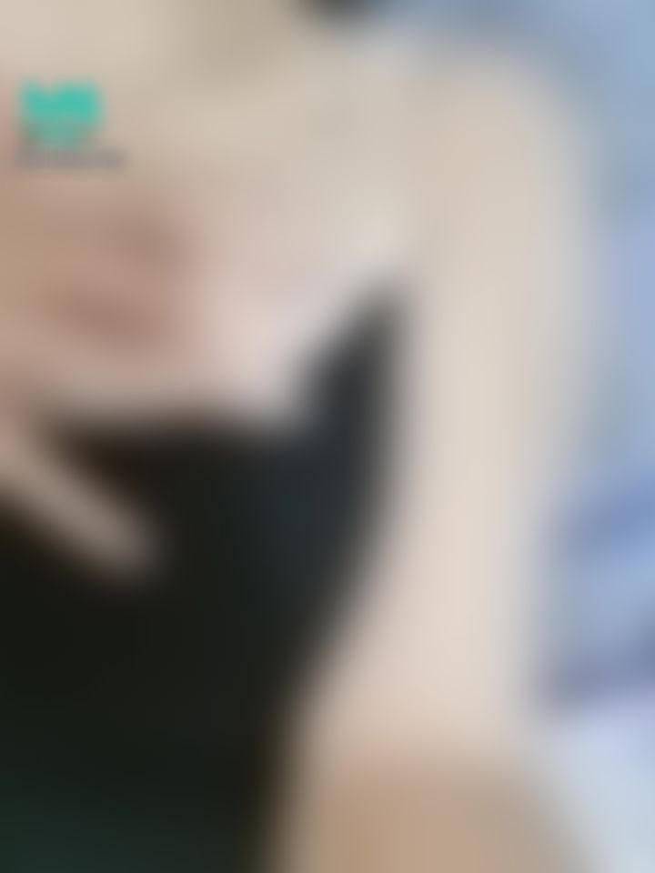 lovelymoon : 大家早安安   有人想要幫月兒一起揉奶嗎？