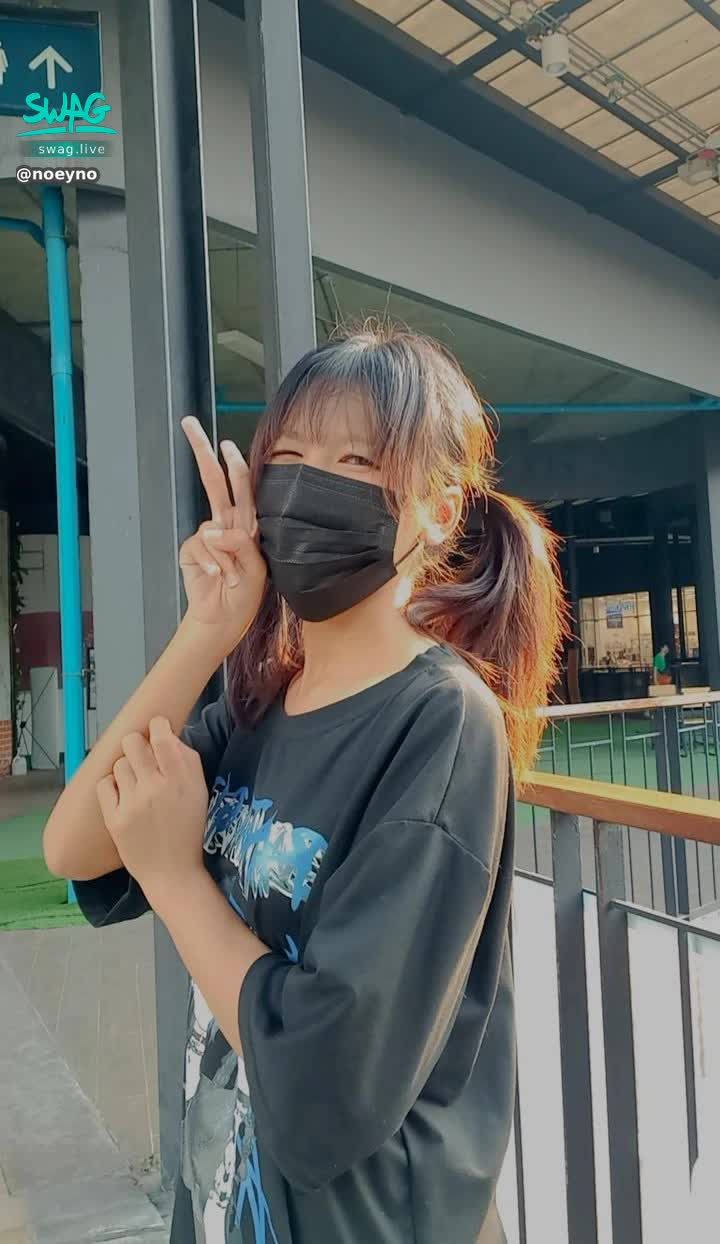 noeyno : yesterday HBD to me 🥰 
21 old