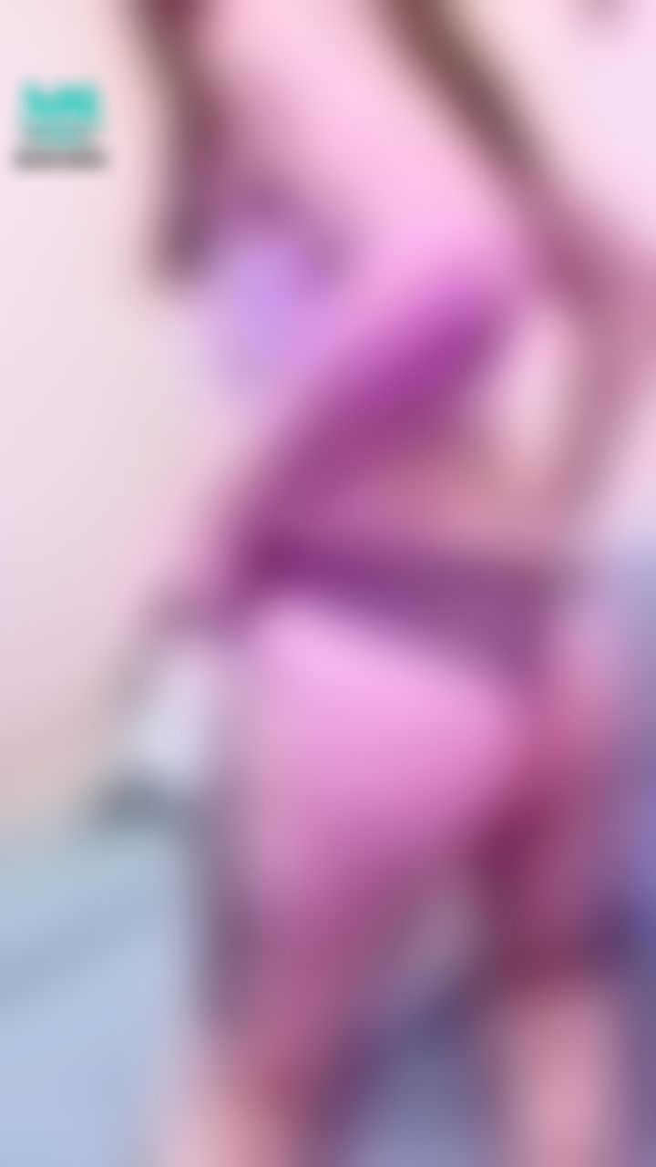 misskriss : I take off my panties. What do you see there?🙃