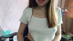 jenzhen : 刚刚回家乡不久,这是第二部爽爽影片
妹妹白天夜晚都寂寞🌚
只好动动奶子,玩玩穴穴🙊
每一次的片子,不高潮也不停手
哥哥看了包喜欢,包满意🤤🤤
从椅子玩到地下🙊😝