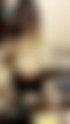 janicee : 充滿挖空的運動裝扮💋
旁邊是我妹在洗澡的聲音😈
sexy hollows😍
