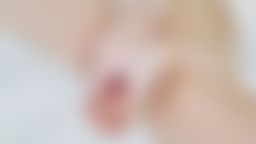 mollyflower : 假屌插濕濕的穴
喜歡這樣被前戲 被插啦啦
備註:影片僅有茉莉的聲音與畫面