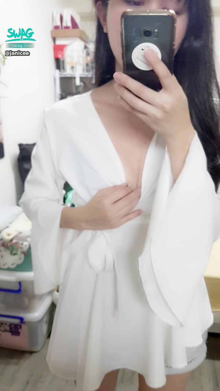 janicee : Pull out the shoulders of the underwear to show you 😈
Today is peacock blue underwear 👀
sexy under the shirt 💋

⭐ The Spring Festival series limited events are going on at the same time, brothers come soon ⭐
Fucker and Bathroom Nude Videos 💓
😈 Send two happy new year tiger stickers to get a new video of a new gun machine or a bathroom nude video 💙
😈 Send a fortune sticker in the year of the tiger to get six gun machines or bathroom nude videos 💖
If you want to change the video, please indicate whether you want the bathroom or the gun machine, otherwise it will be sent randomly 🎀