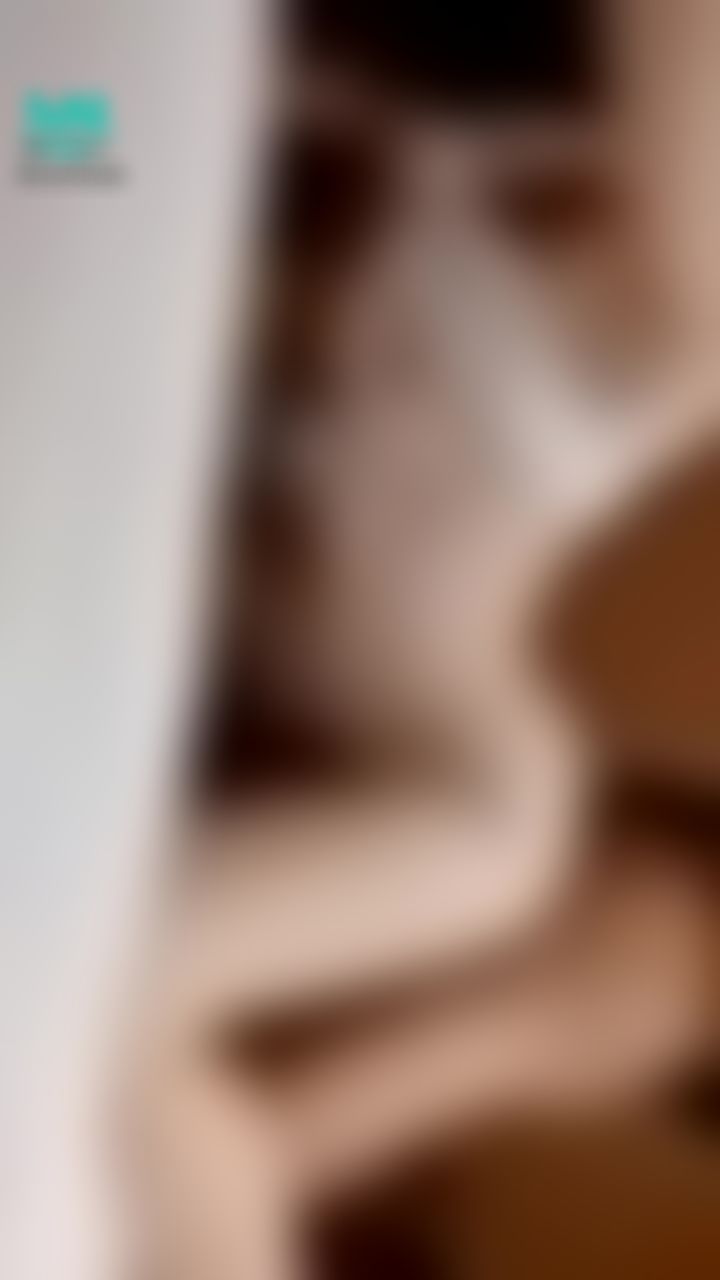 cocolunna : 表哥说他最喜欢后入🙈🙈 我摆出我最性感的姿势让表哥干我🤤🤤🤤🤤 
表哥越干越爽！！！！ 越干越快！！！！干得啪啪啪响💦💦💦💦
