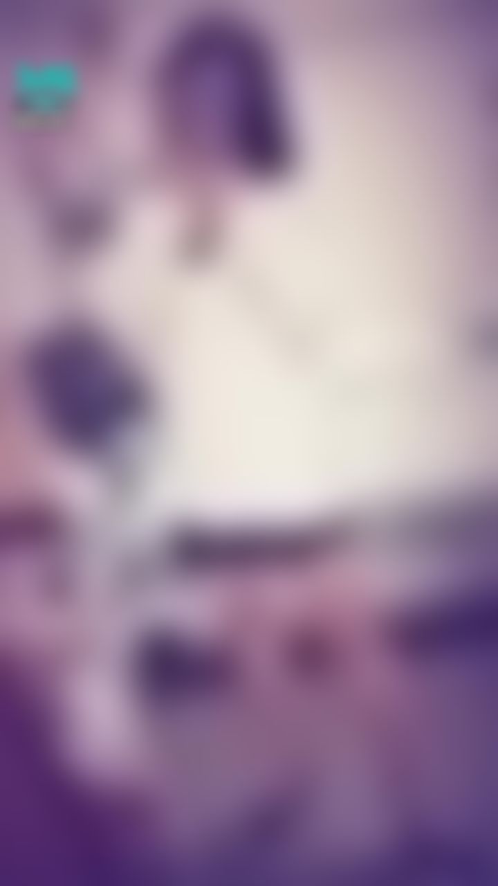 janicee : 毛茸茸的外套下藏著什麼呢？👀
furry winter 💙