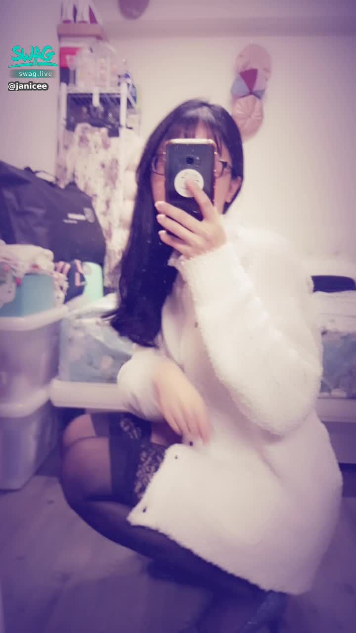 janicee : Looks like an OL dress up... 🌹
There's a little devil inside 😈
low angle view 💛
The sexy that can't be hidden under the fur coat in winter 💙
The absolute realm of high heels and black silk 💋
absolutely sexy 💚