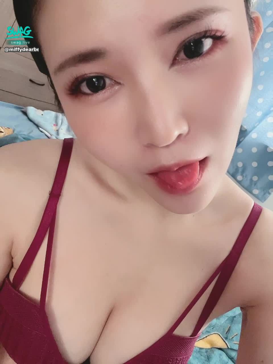 miffydearbebe : 來～👅