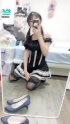 janicee : 可愛女僕裝X雙馬尾😈
穿上右腳的黑絲膝上襪起身時不小心曝光了,想看影片的請私訊我「想看女僕裝」唷💋
maid with silk stocking🎀