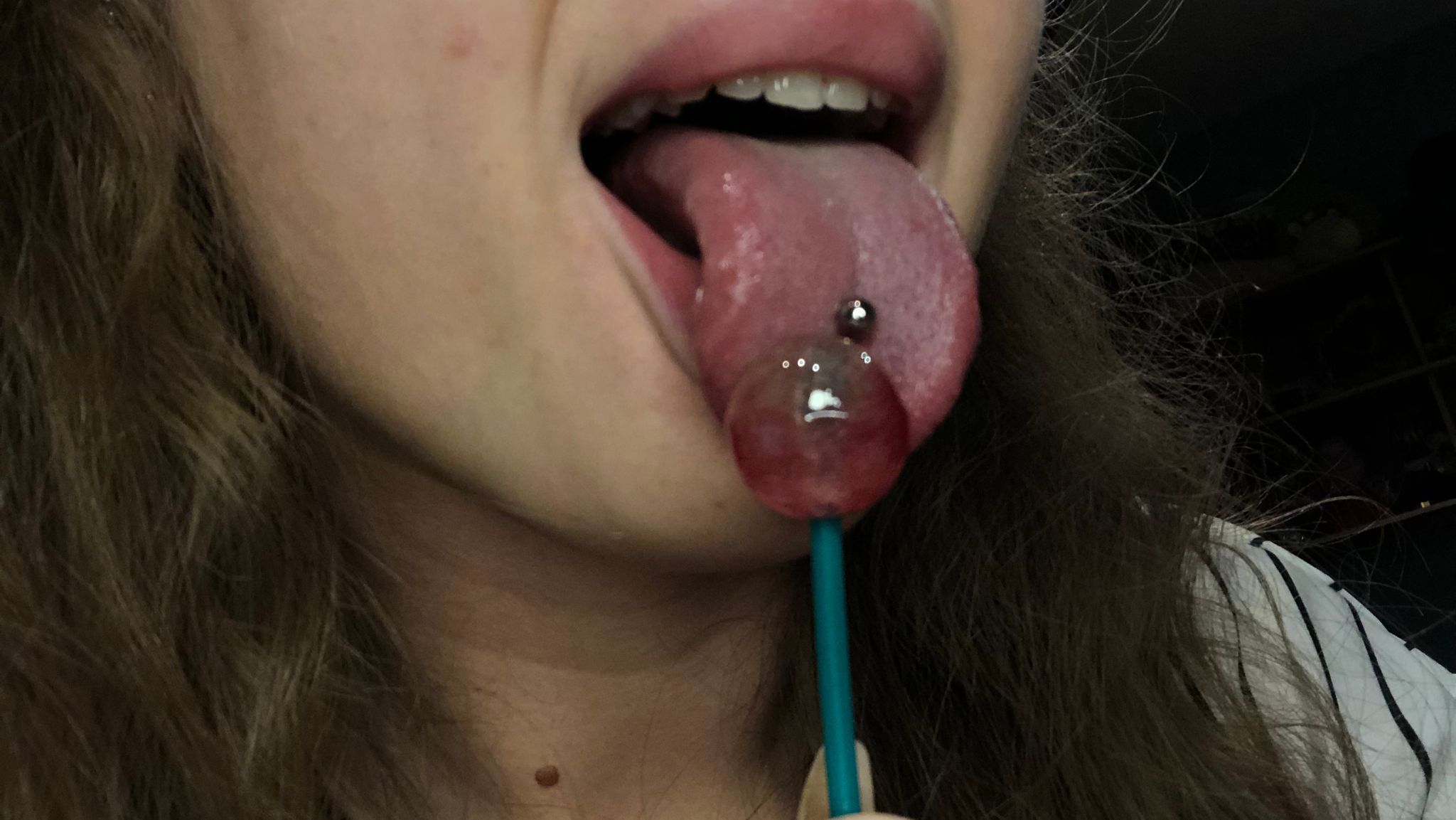 l*****c : 🍭💕sucking lollipop💕🍭