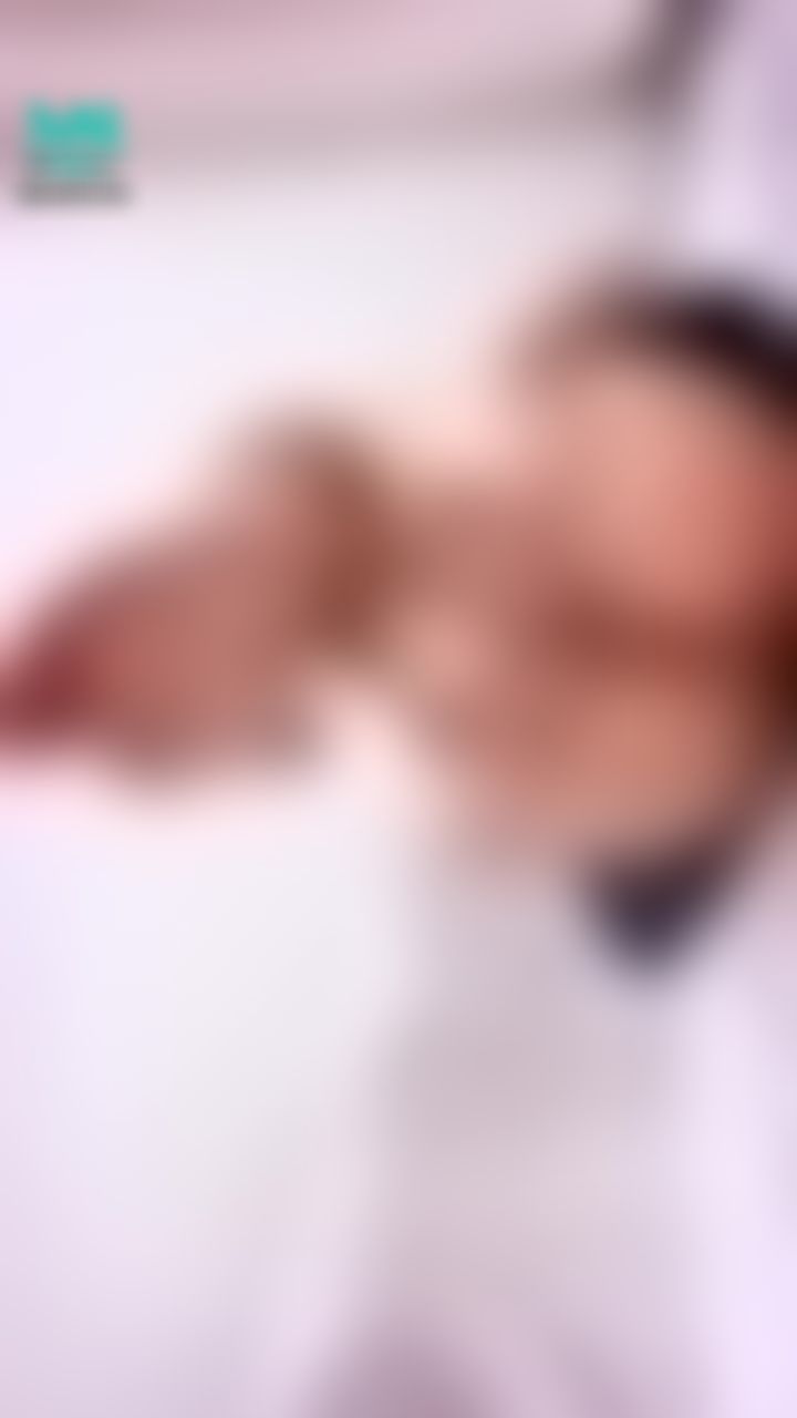 yunibabe : 超淫蕩視角🔥🔥🔥
自己掰開粉穴的模樣真騷🙈
今天的學妹好想愛愛……
