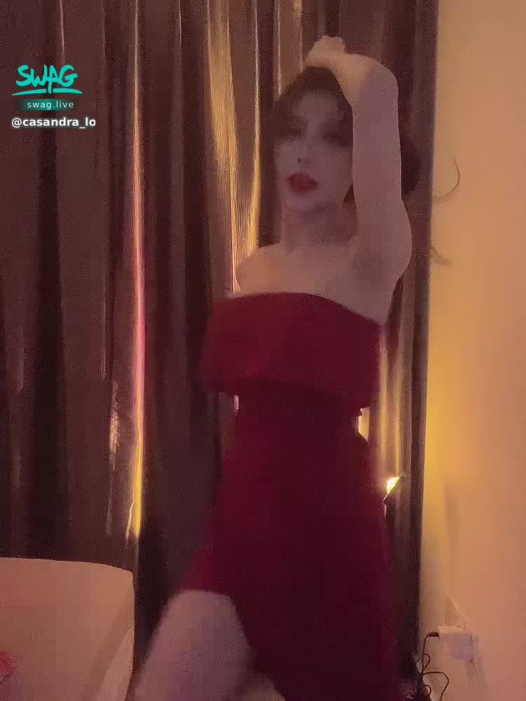 c**********w : 没穿底裤？？？