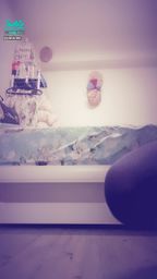 janicee : 回家後,脫掉褲襪💓
take off the stockings⭐